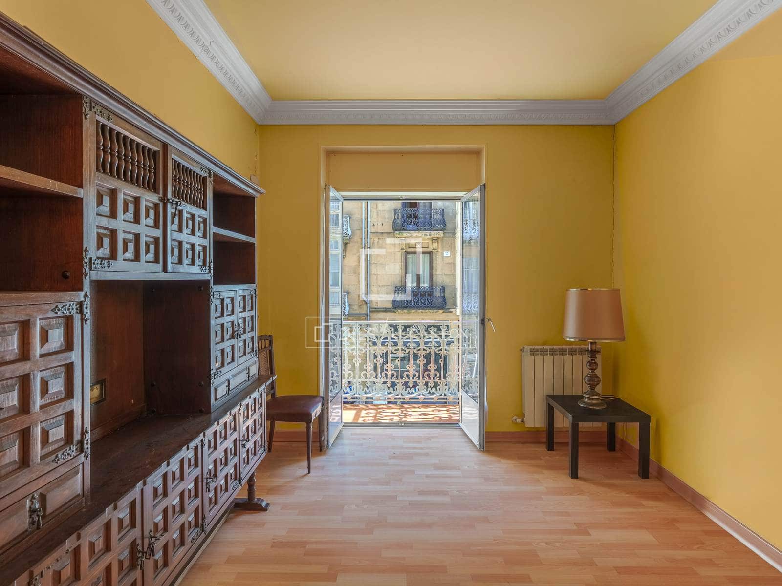 4 bedroom Apartment for sale in Donostia-San Sebastian - € 965,000 (Ref: 9883784)