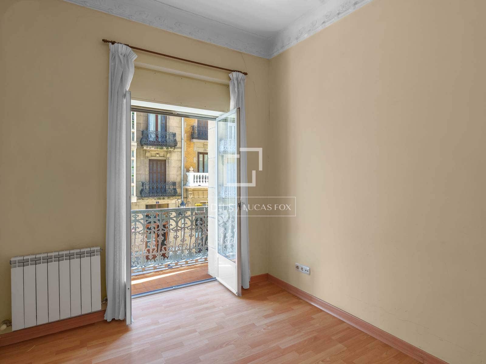4 bedroom Apartment for sale in Donostia-San Sebastian - € 965,000 (Ref: 9883784)