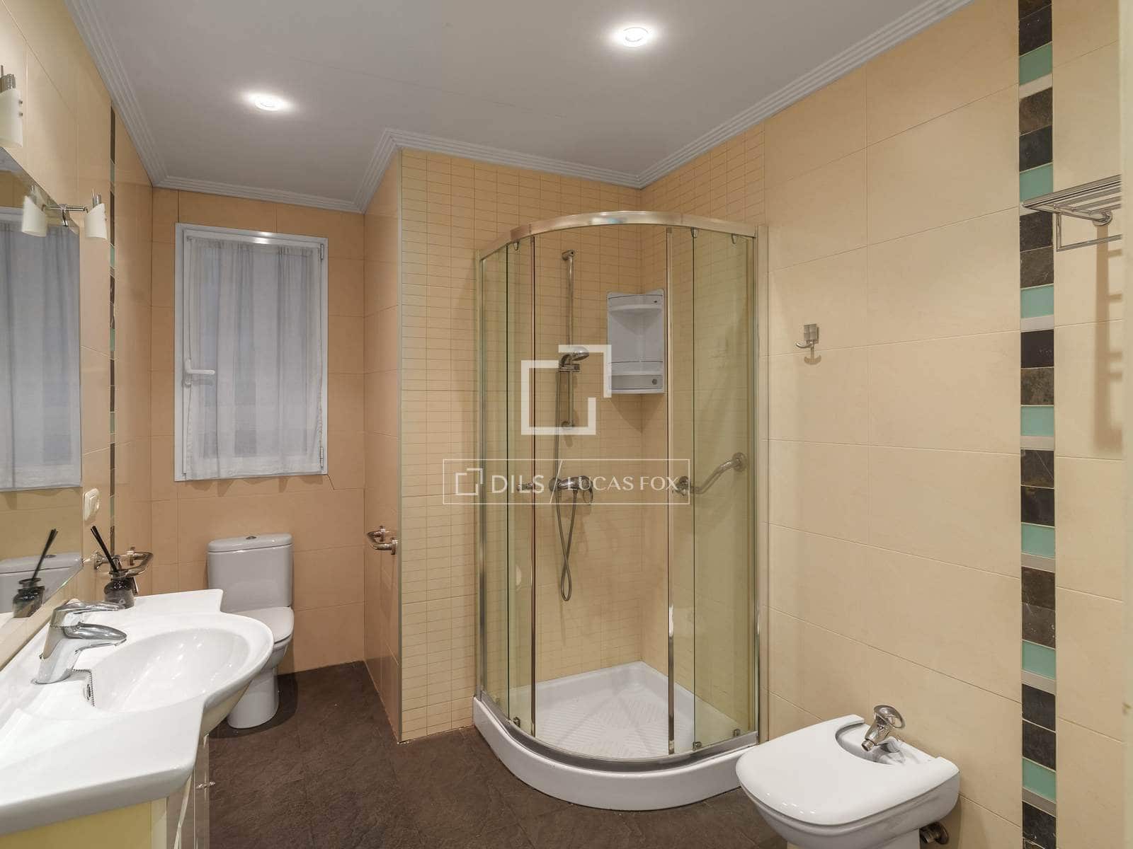 4 bedroom Apartment for sale in Donostia-San Sebastian - € 965,000 (Ref: 9883784)