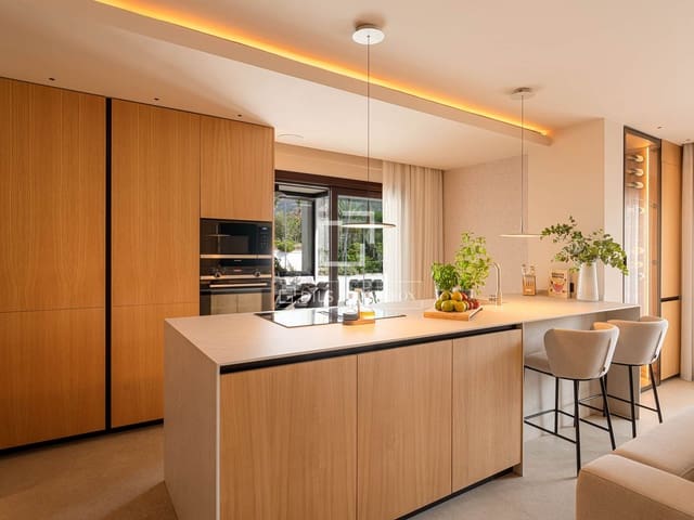 3 soveværelse Penthouse til salg i Marbella med swimmingpool garage - € 1.995.000 (Ref: 9883786)