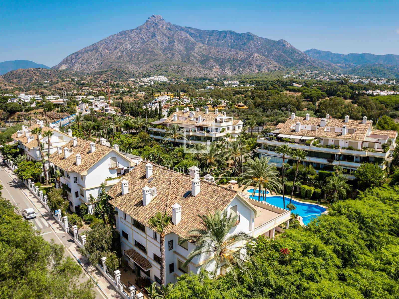 3 soveværelse Penthouse til salg i Marbella med swimmingpool garage - € 1.995.000 (Ref: 9883786)