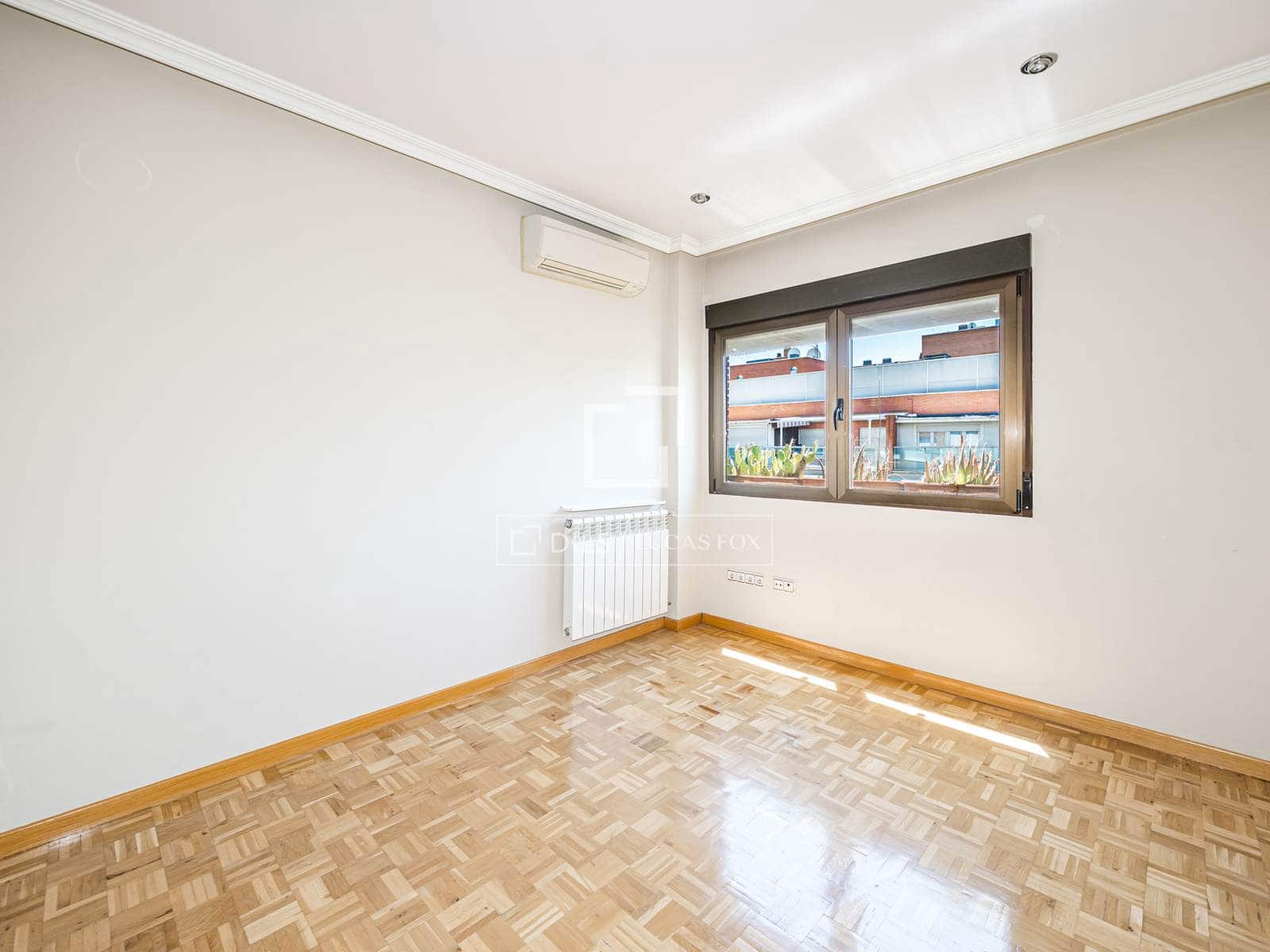 4 soveværelse Lejlighed til salg i Madrid by - € 899.000 (Ref: 9889125)