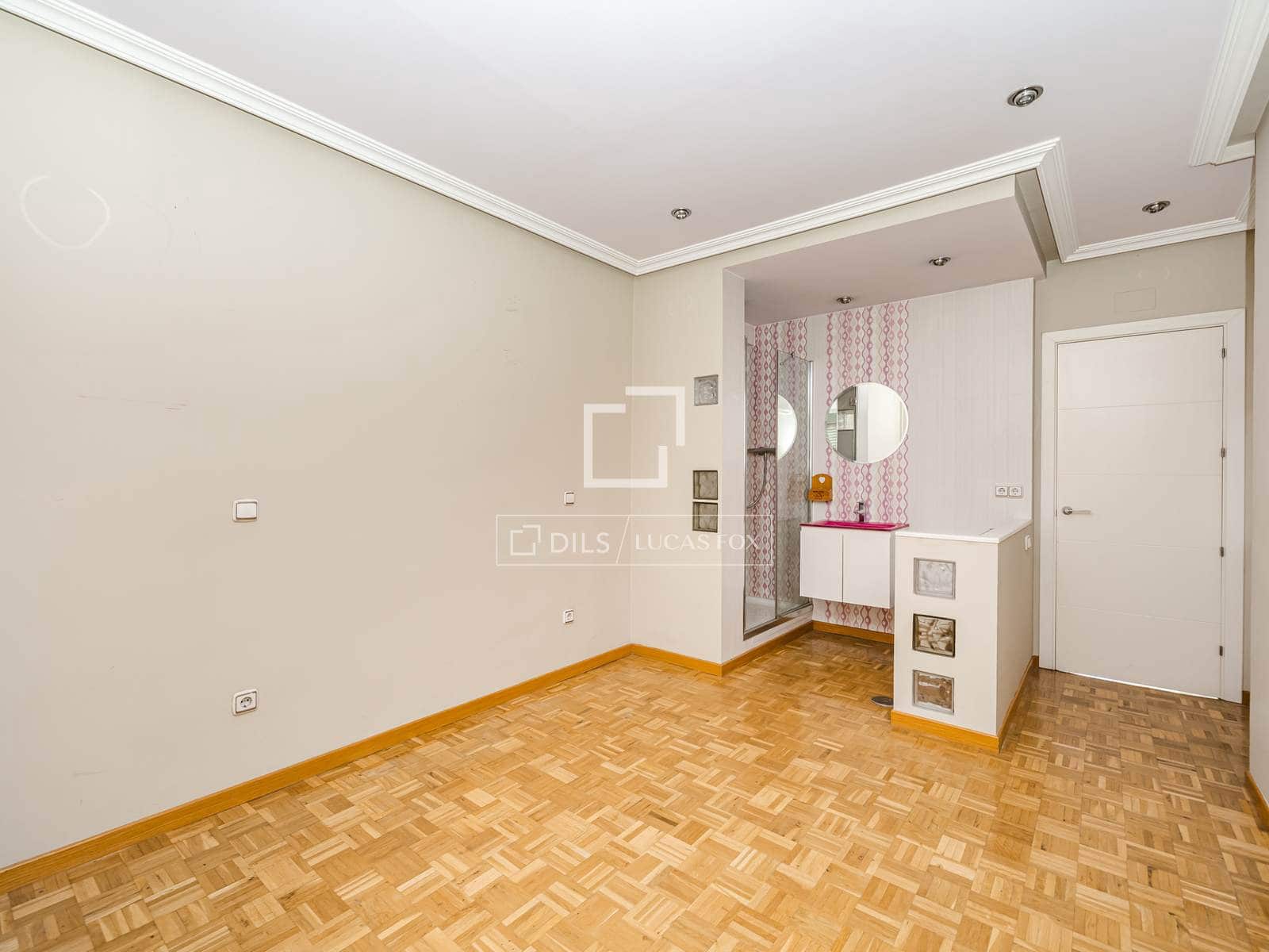 4 soveværelse Lejlighed til salg i Madrid by - € 899.000 (Ref: 9889125)