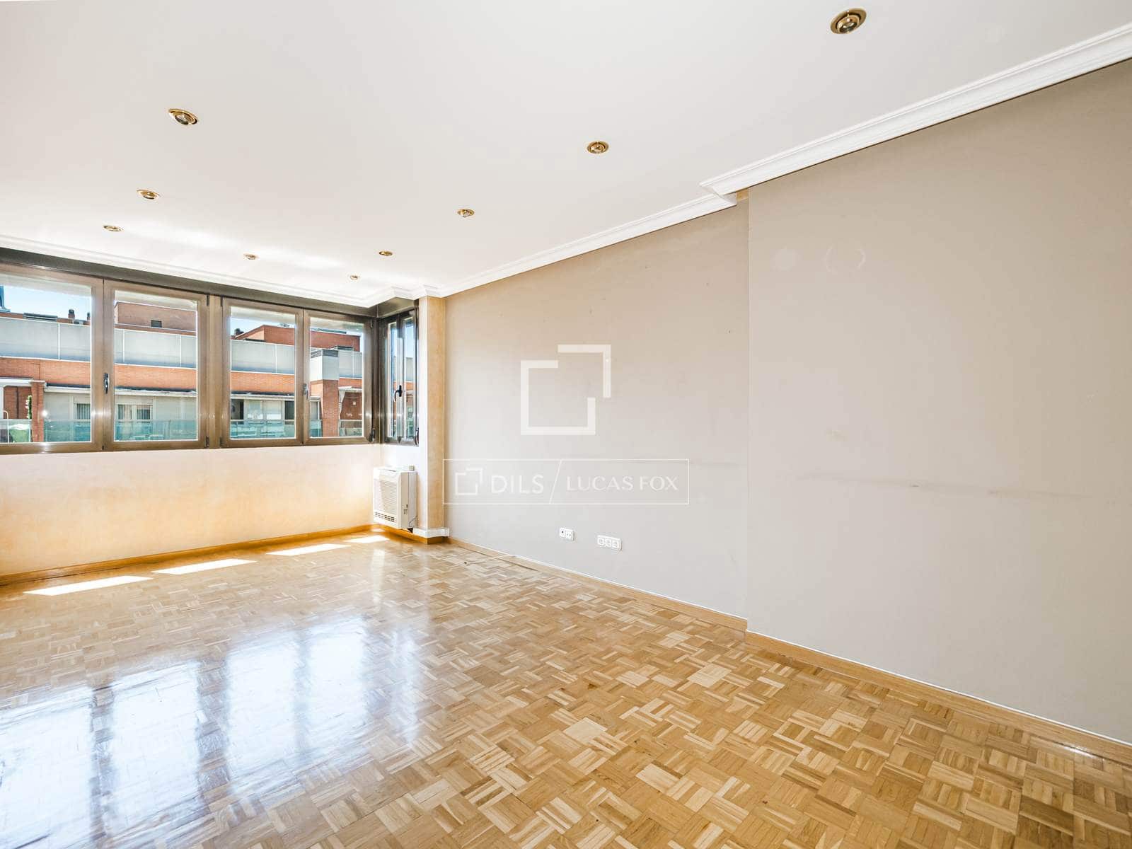4 soveværelse Lejlighed til salg i Madrid by - € 899.000 (Ref: 9889125)