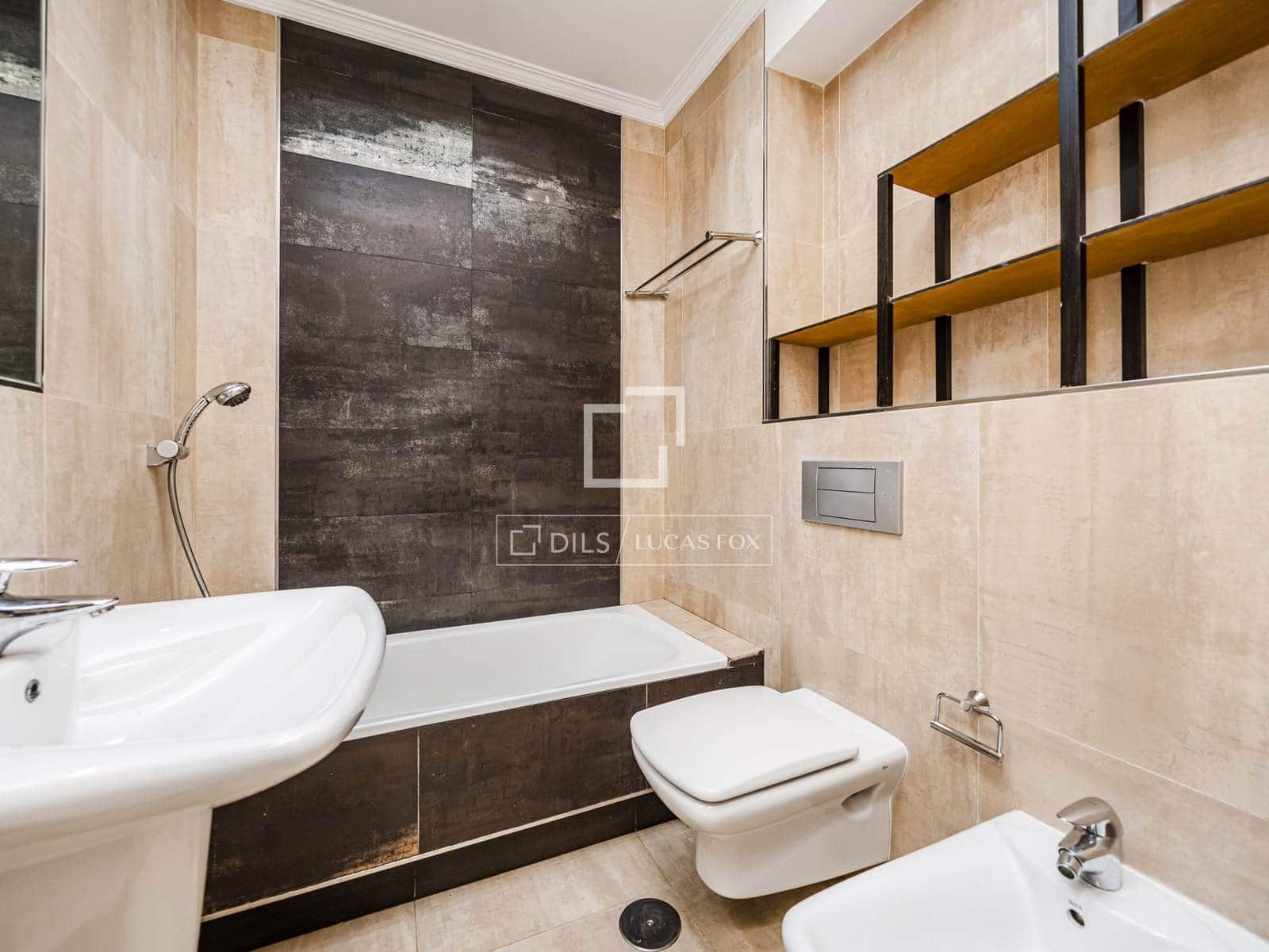 4 soveværelse Lejlighed til salg i Madrid by - € 899.000 (Ref: 9889125)