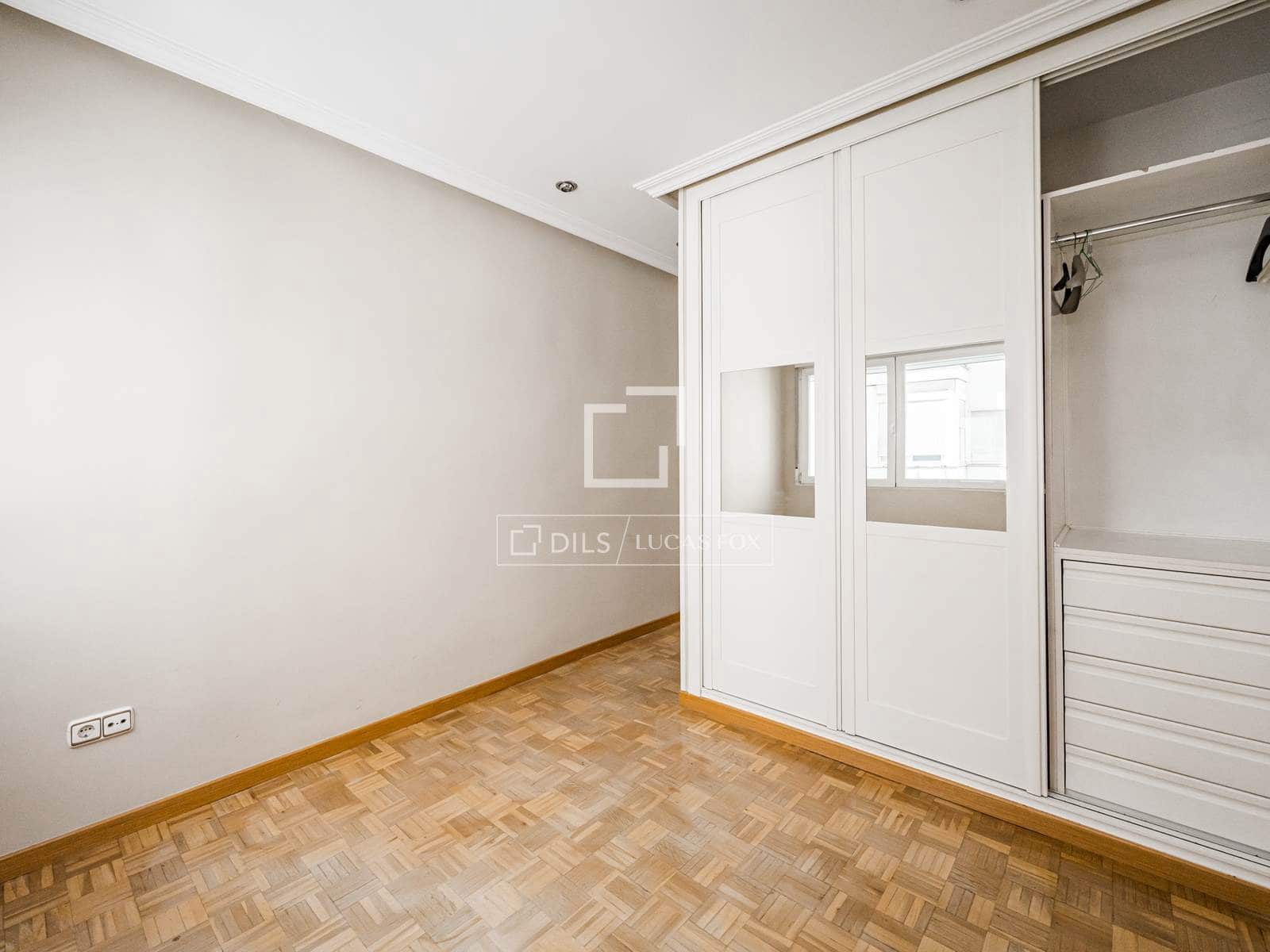 4 soveværelse Lejlighed til salg i Madrid by - € 899.000 (Ref: 9889125)