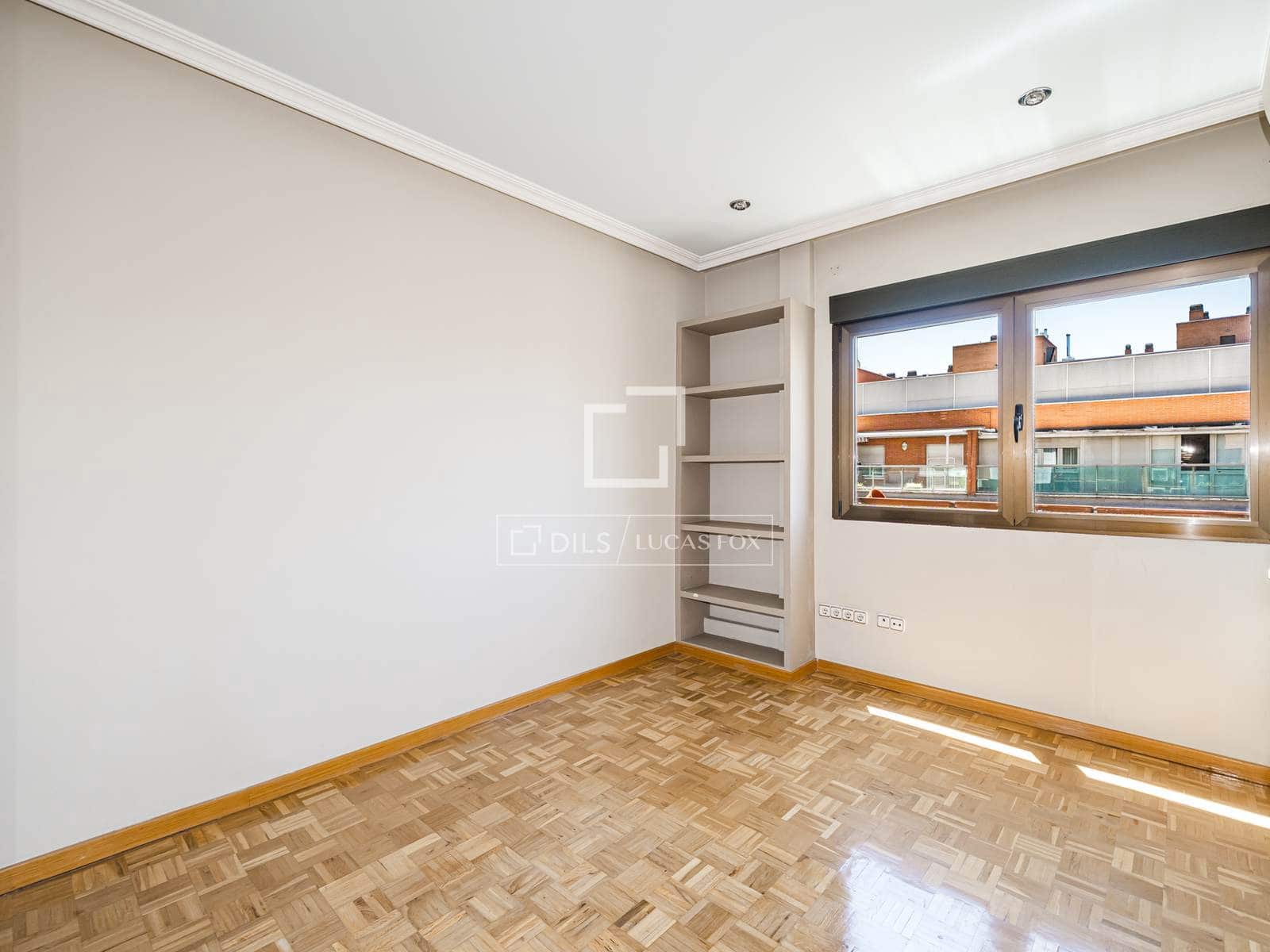 4 soveværelse Lejlighed til salg i Madrid by - € 899.000 (Ref: 9889125)