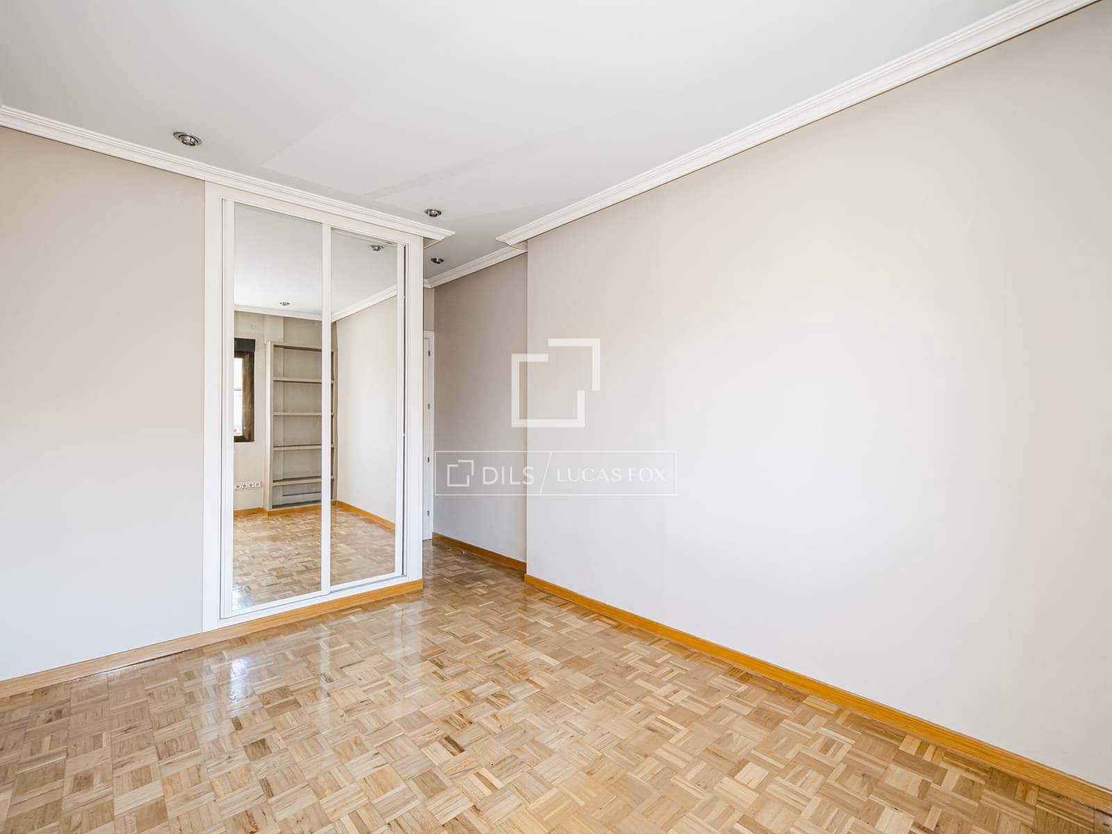 4 soveværelse Lejlighed til salg i Madrid by - € 899.000 (Ref: 9889125)