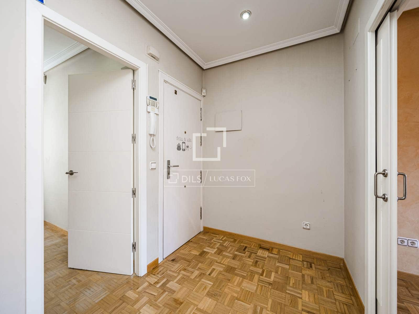 4 soveværelse Lejlighed til salg i Madrid by - € 899.000 (Ref: 9889125)