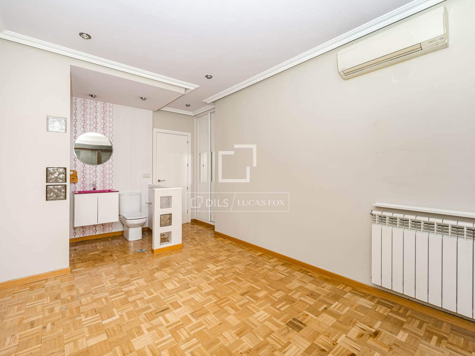 4 soveværelse Lejlighed til salg i Madrid by - € 899.000 (Ref: 9889125)