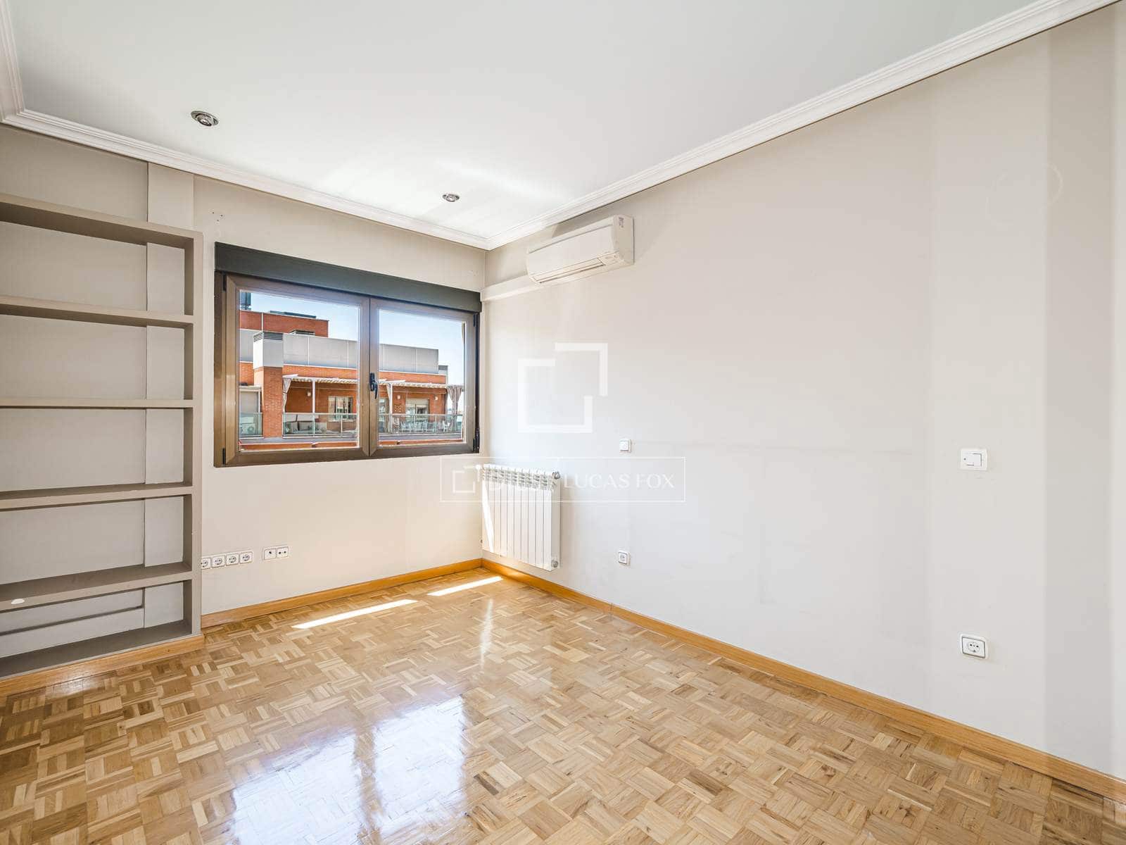 4 soveværelse Lejlighed til salg i Madrid by - € 899.000 (Ref: 9889125)