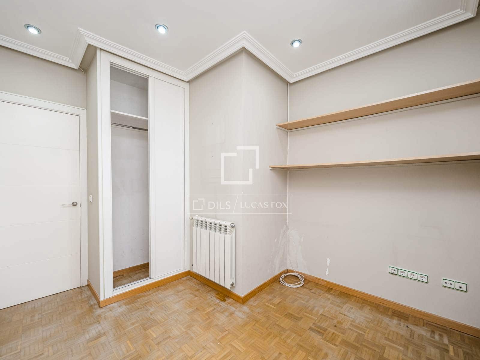 4 soveværelse Lejlighed til salg i Madrid by - € 899.000 (Ref: 9889125)