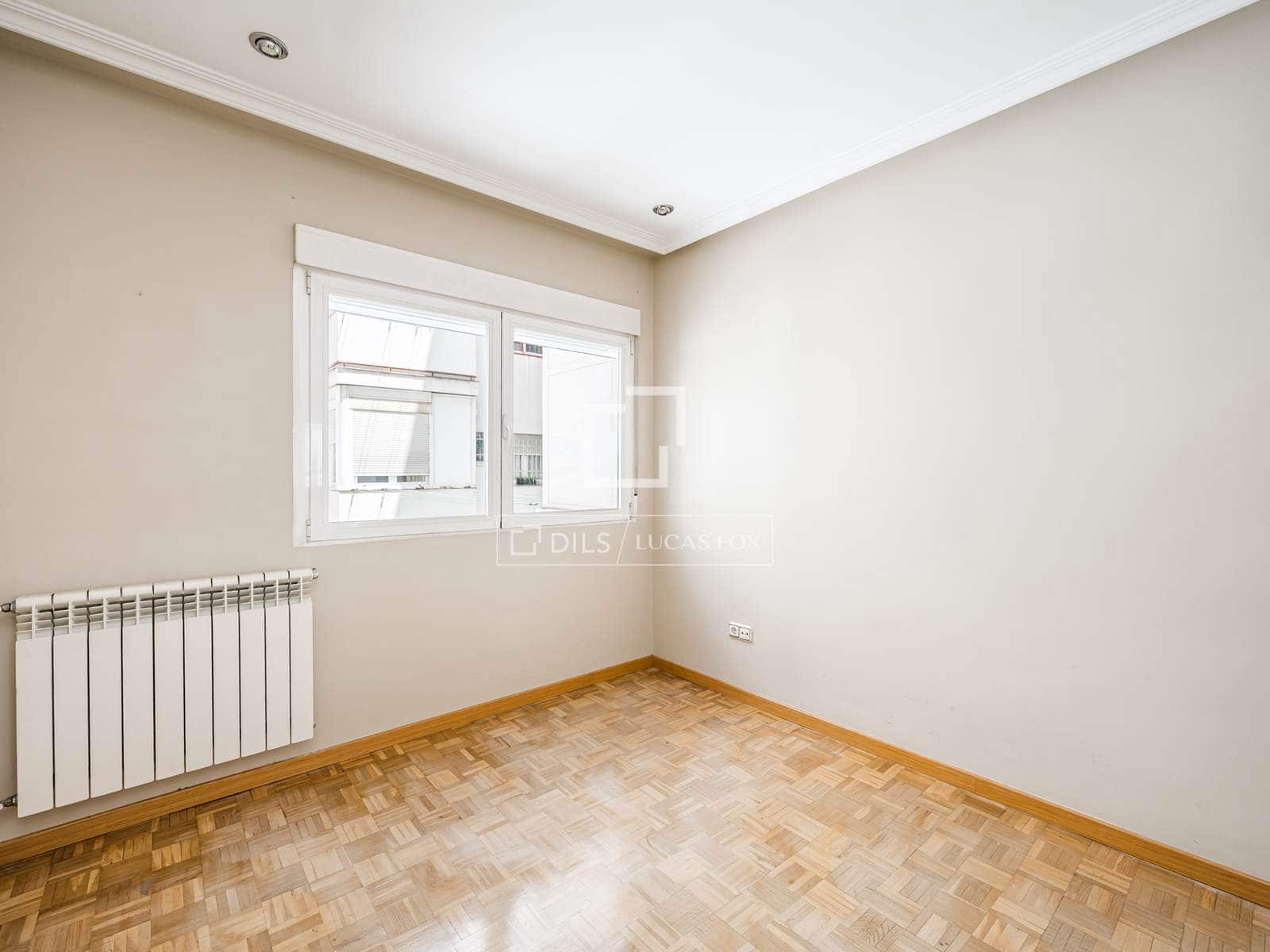 4 soveværelse Lejlighed til salg i Madrid by - € 899.000 (Ref: 9889125)