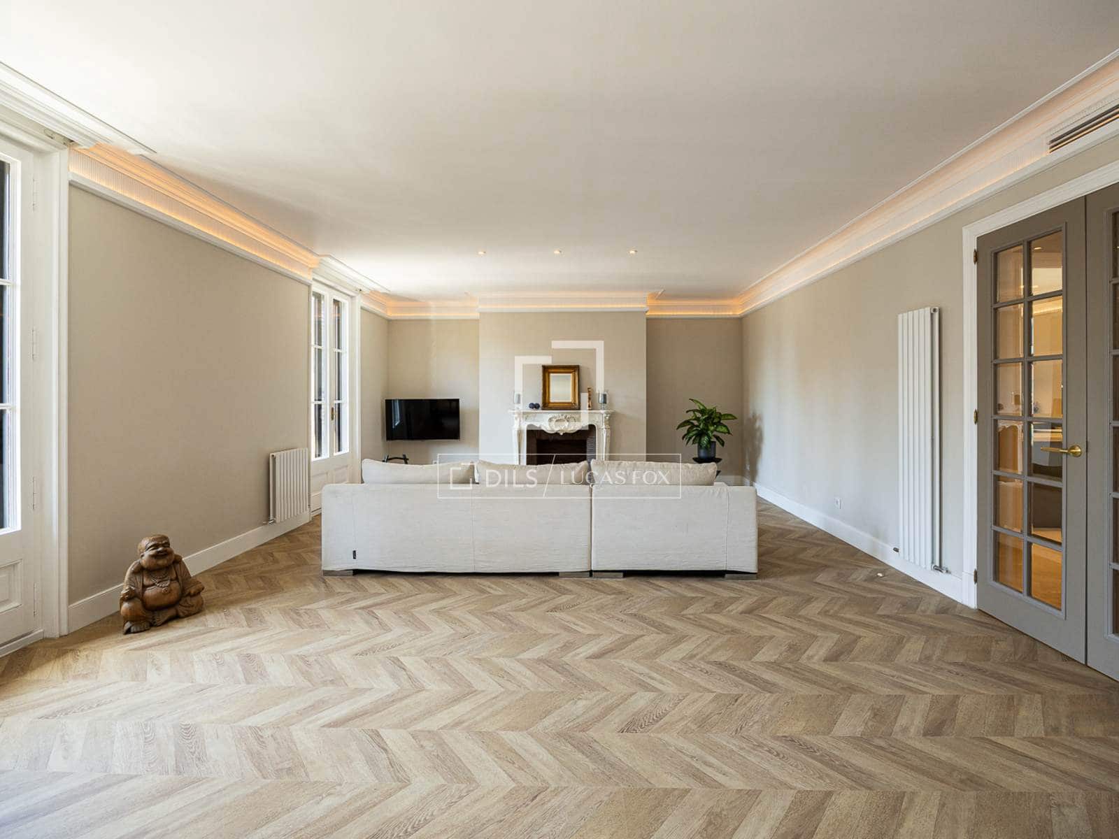 4 soveværelse Lejlighed til salg i Barcelona by - € 2.150.000 (Ref: 9889255)
