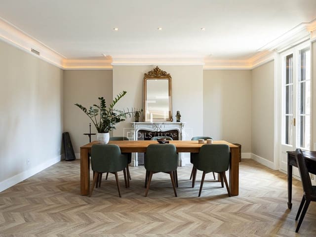 4 soveværelse Lejlighed til salg i Barcelona by - € 2.150.000 (Ref: 9889255)