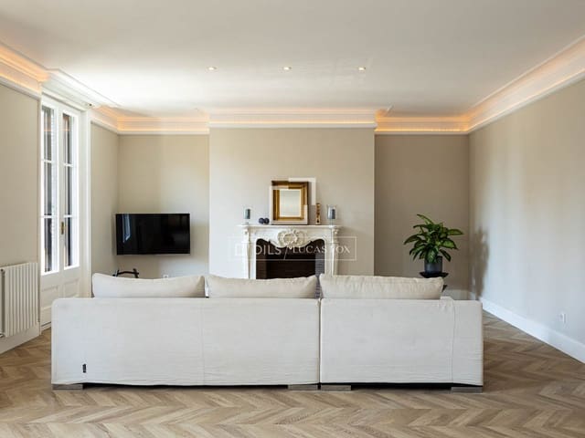 4 soveværelse Lejlighed til salg i Barcelona by - € 2.150.000 (Ref: 9889255)
