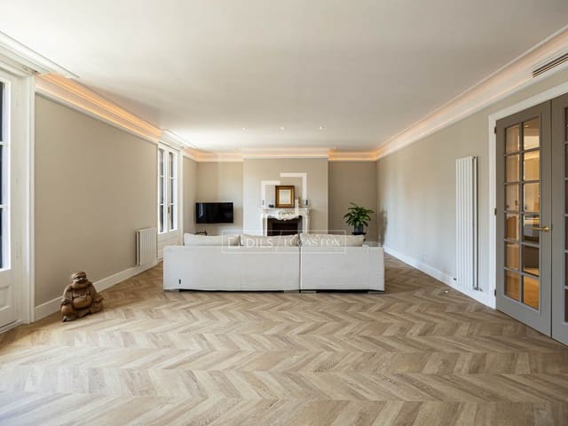 4 soveværelse Lejlighed til salg i Barcelona by - € 2.150.000 (Ref: 9889255)