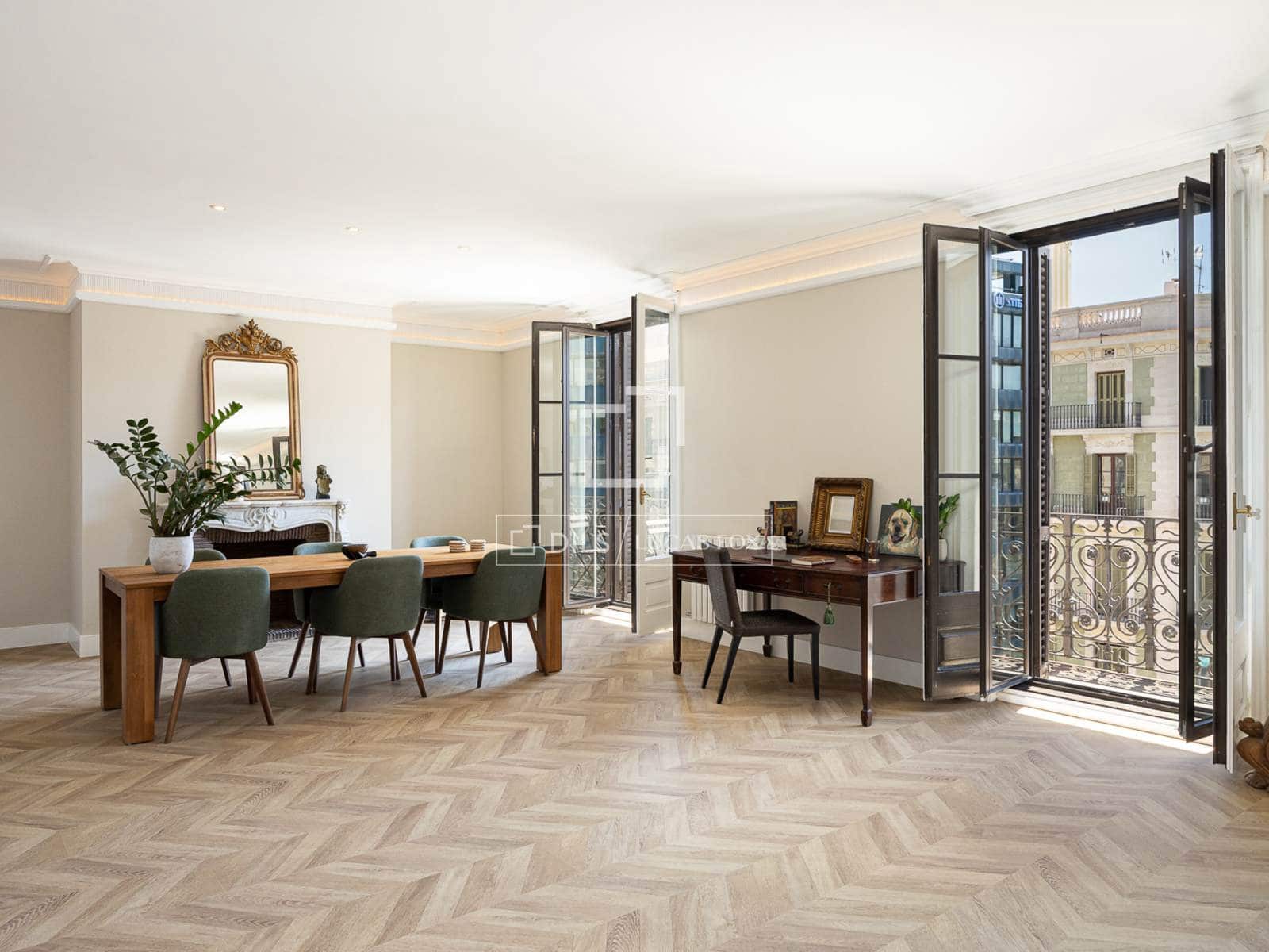 4 soveværelse Lejlighed til salg i Barcelona by - € 2.150.000 (Ref: 9889255)