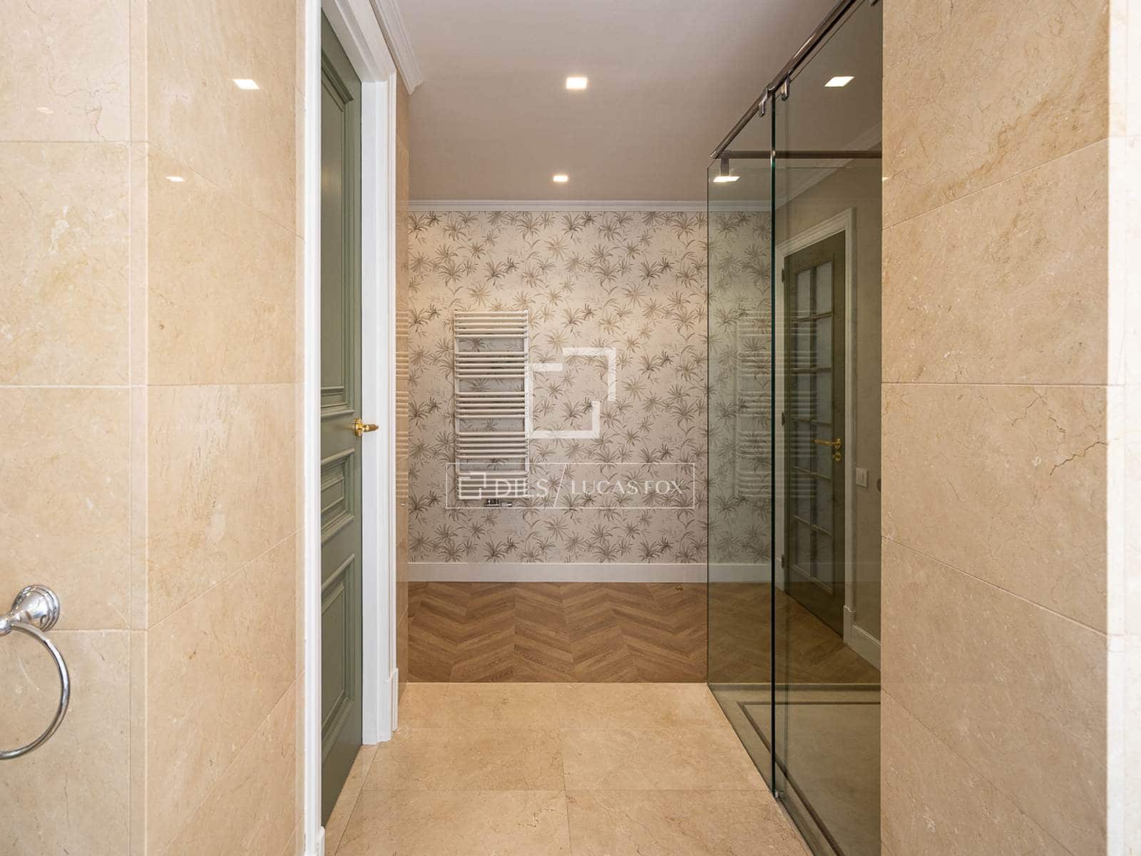 4 soveværelse Lejlighed til salg i Barcelona by - € 2.150.000 (Ref: 9889255)