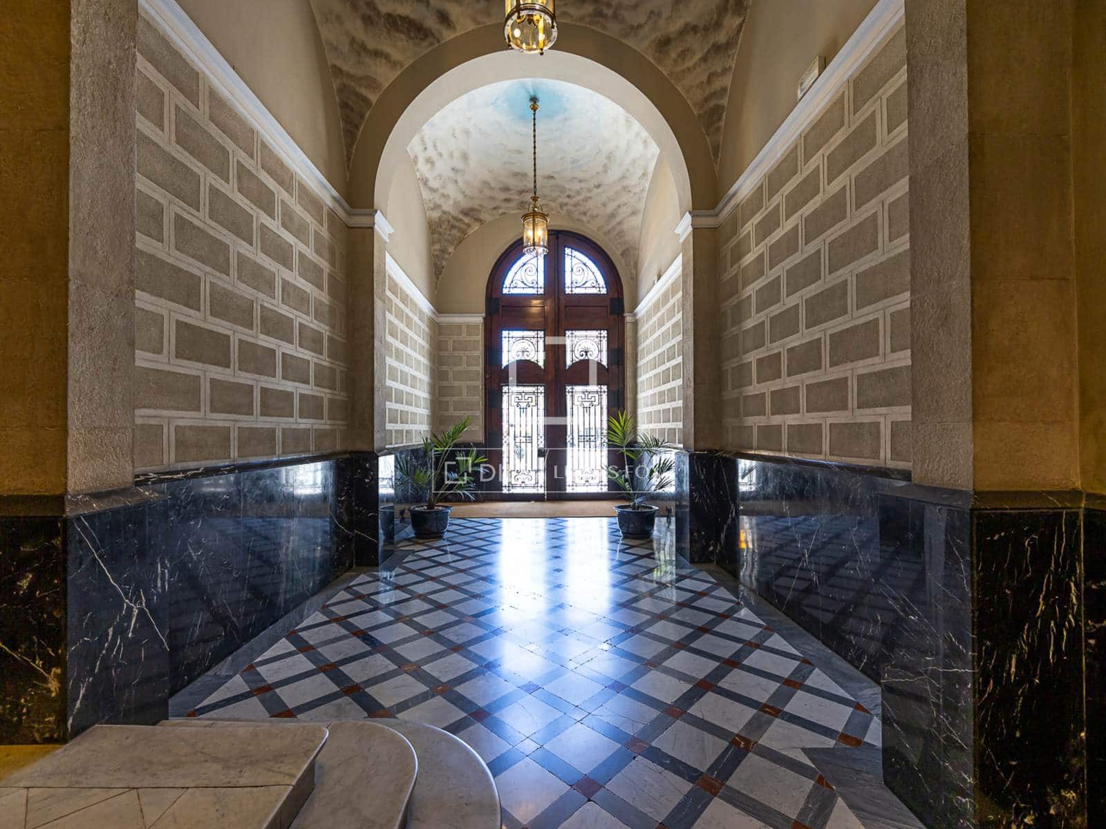 4 soveværelse Lejlighed til salg i Barcelona by - € 2.150.000 (Ref: 9889255)