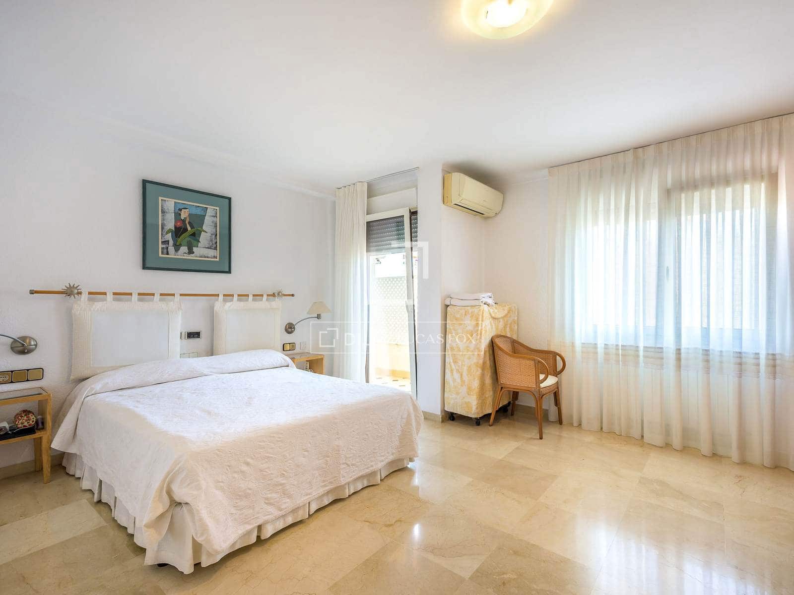 4 bedroom Apartment for sale in Ibiza / Eivissa town with garage - € 1,390,000 (Ref: 9889256)