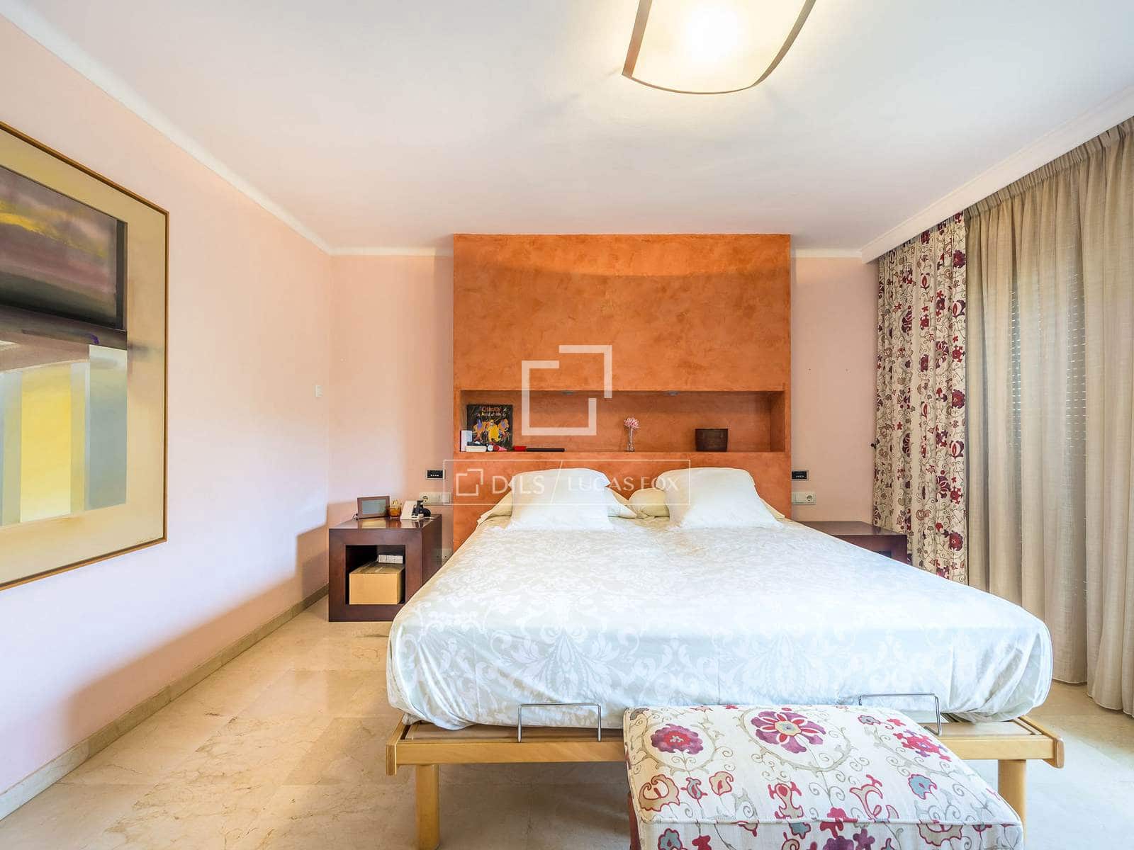 4 bedroom Apartment for sale in Ibiza / Eivissa town with garage - € 1,390,000 (Ref: 9889256)
