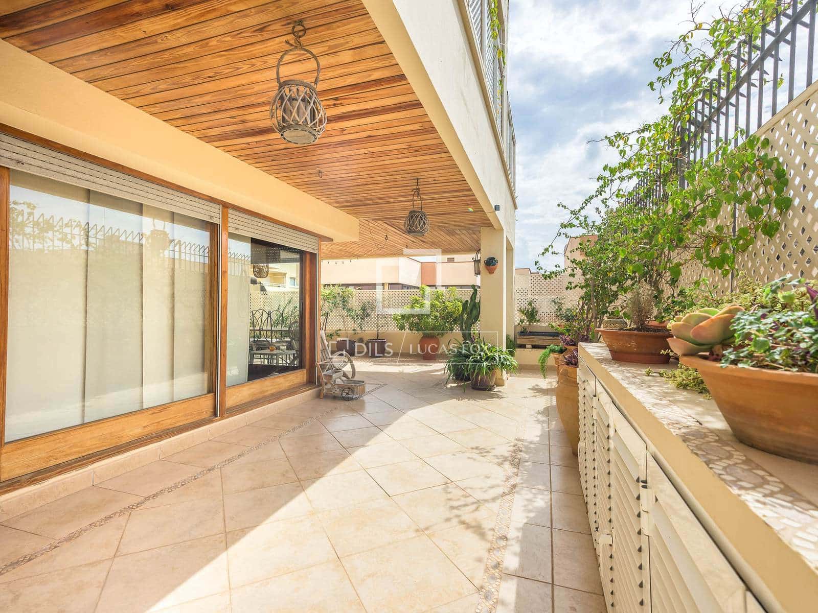 4 bedroom Apartment for sale in Ibiza / Eivissa town with garage - € 1,390,000 (Ref: 9889256)