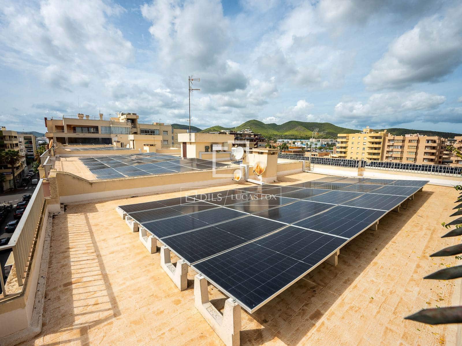 4 bedroom Apartment for sale in Ibiza / Eivissa town with garage - € 1,390,000 (Ref: 9889256)