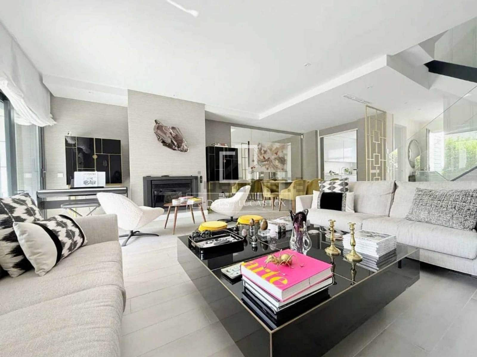 4 chambre Villa/Maison à vendre à La Moraleja - 1 850 000 € (Ref: 9889257)