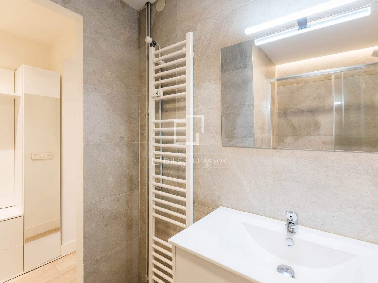 1 slaapkamer Appartement te huur in Madrid stad - € 1.300 (Ref: 9889258)