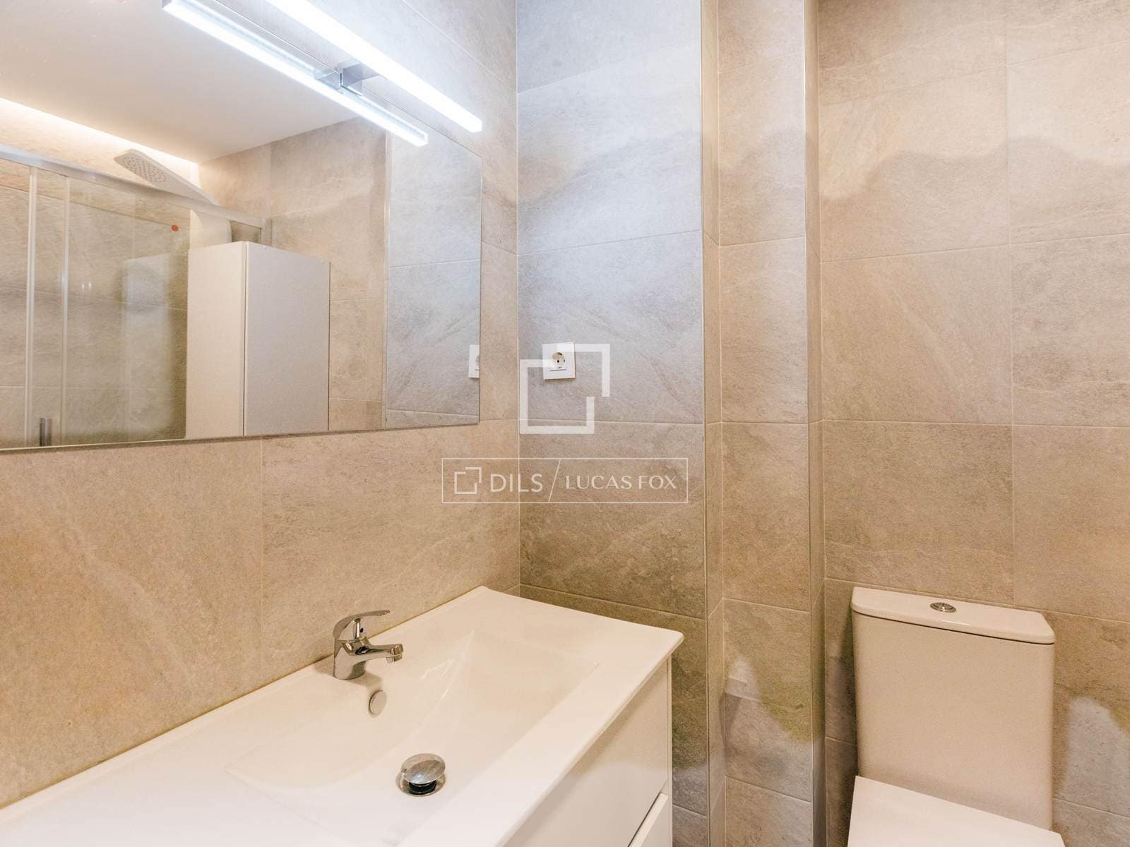 1 slaapkamer Appartement te huur in Madrid stad - € 1.300 (Ref: 9889258)