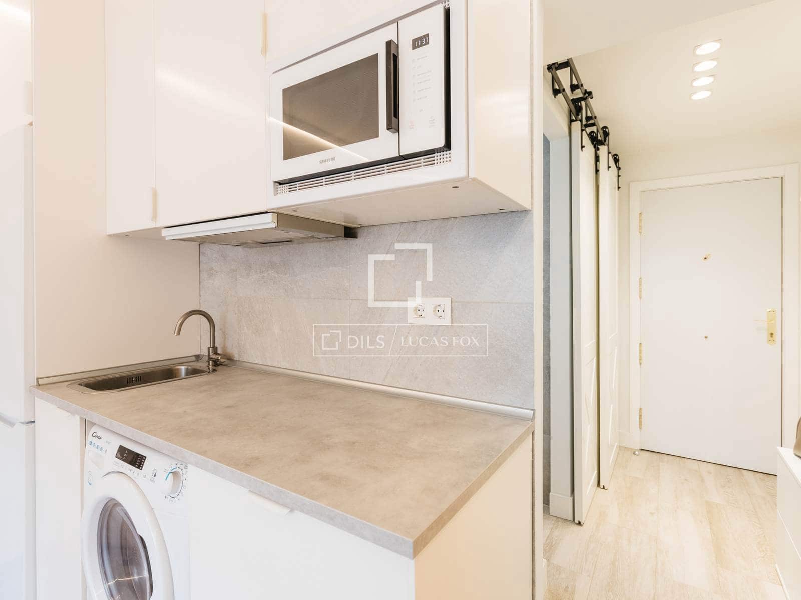 1 slaapkamer Appartement te huur in Madrid stad - € 1.300 (Ref: 9889258)