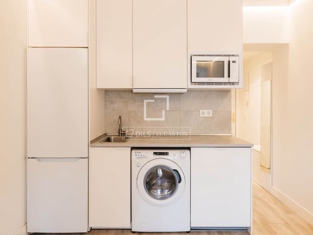 1 slaapkamer Appartement te huur in Castellana, Madrid stad - € 1.300 (Ref: 9889258)