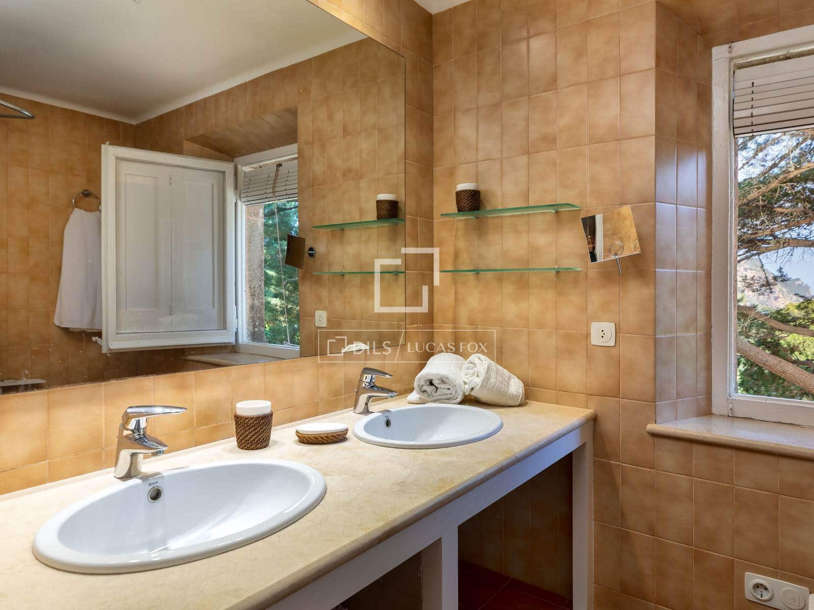 9 soverom Villa til salgs i Begur med svømmebasseng garasje - € 5 000 000 (Ref: 9889353)