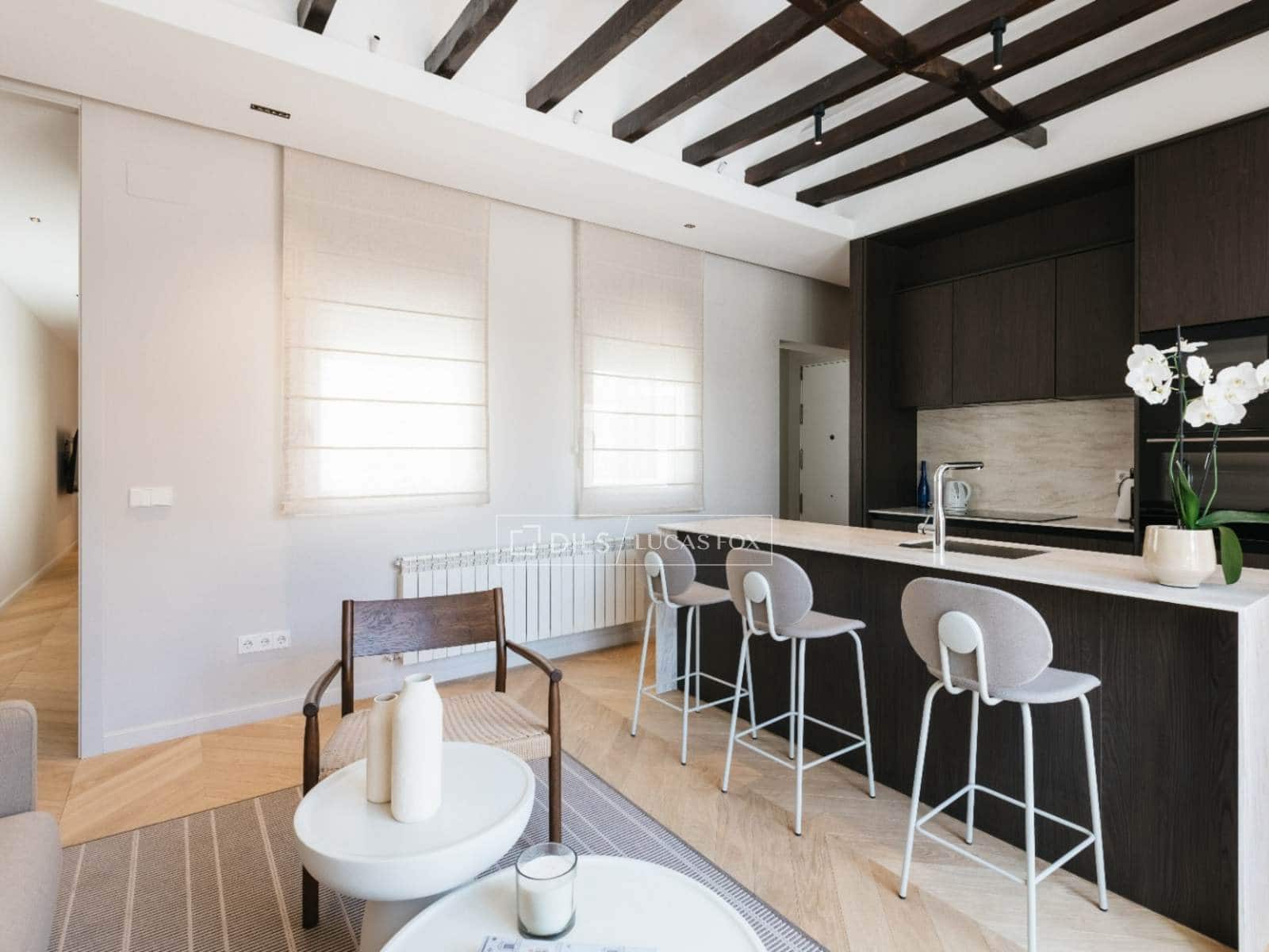 2 slaapkamer Appartement te huur in Madrid stad - € 6.200 (Ref: 9889355)