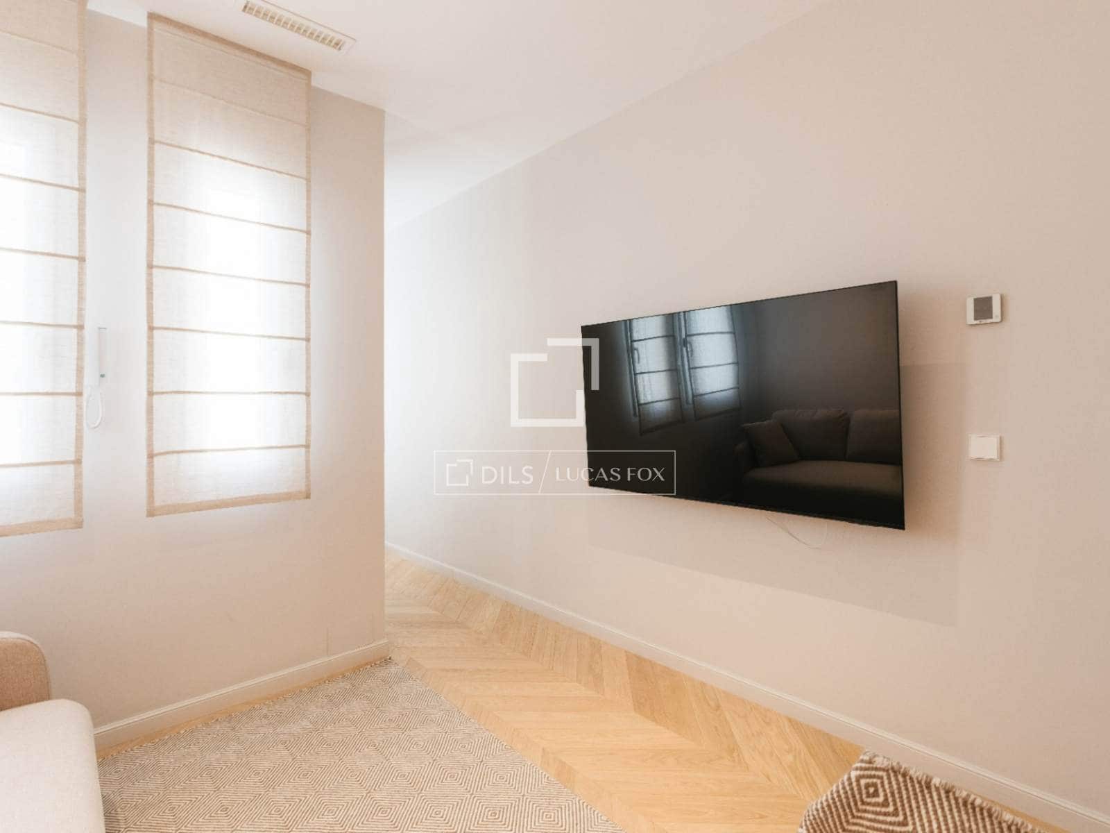 2 slaapkamer Appartement te huur in Madrid stad - € 6.200 (Ref: 9889355)