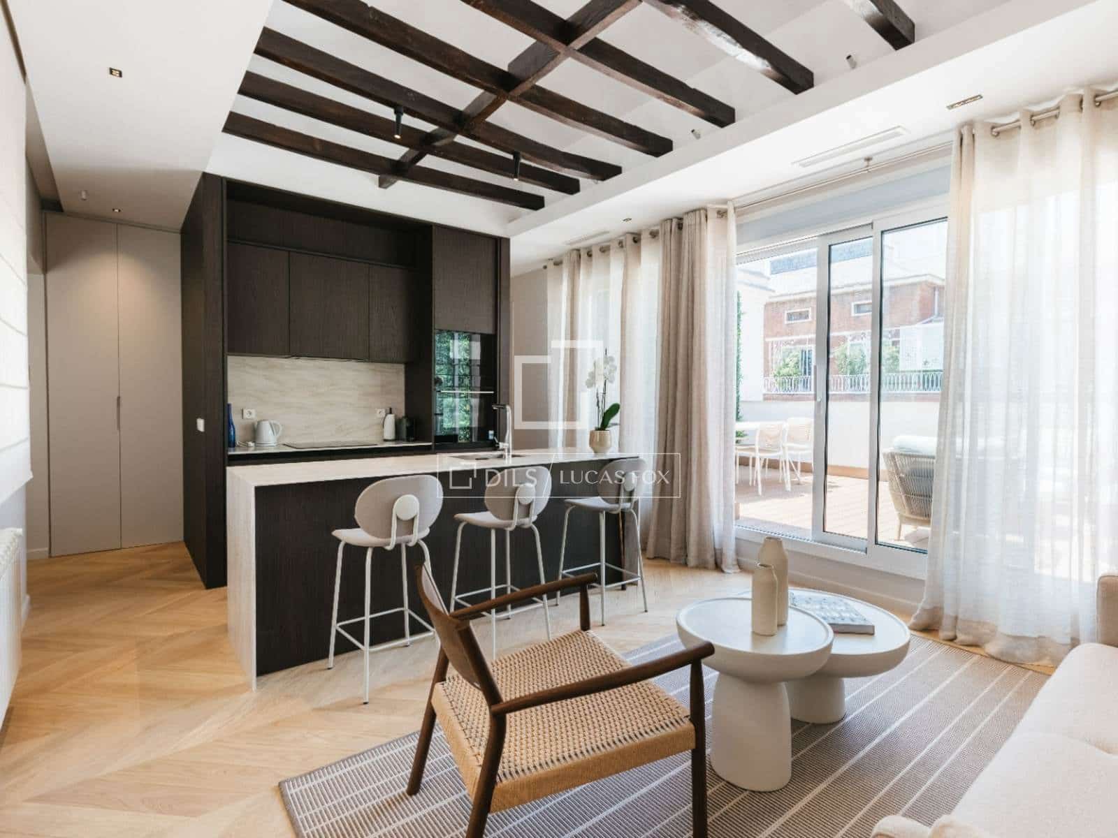 2 slaapkamer Appartement te huur in Madrid stad - € 6.200 (Ref: 9889355)