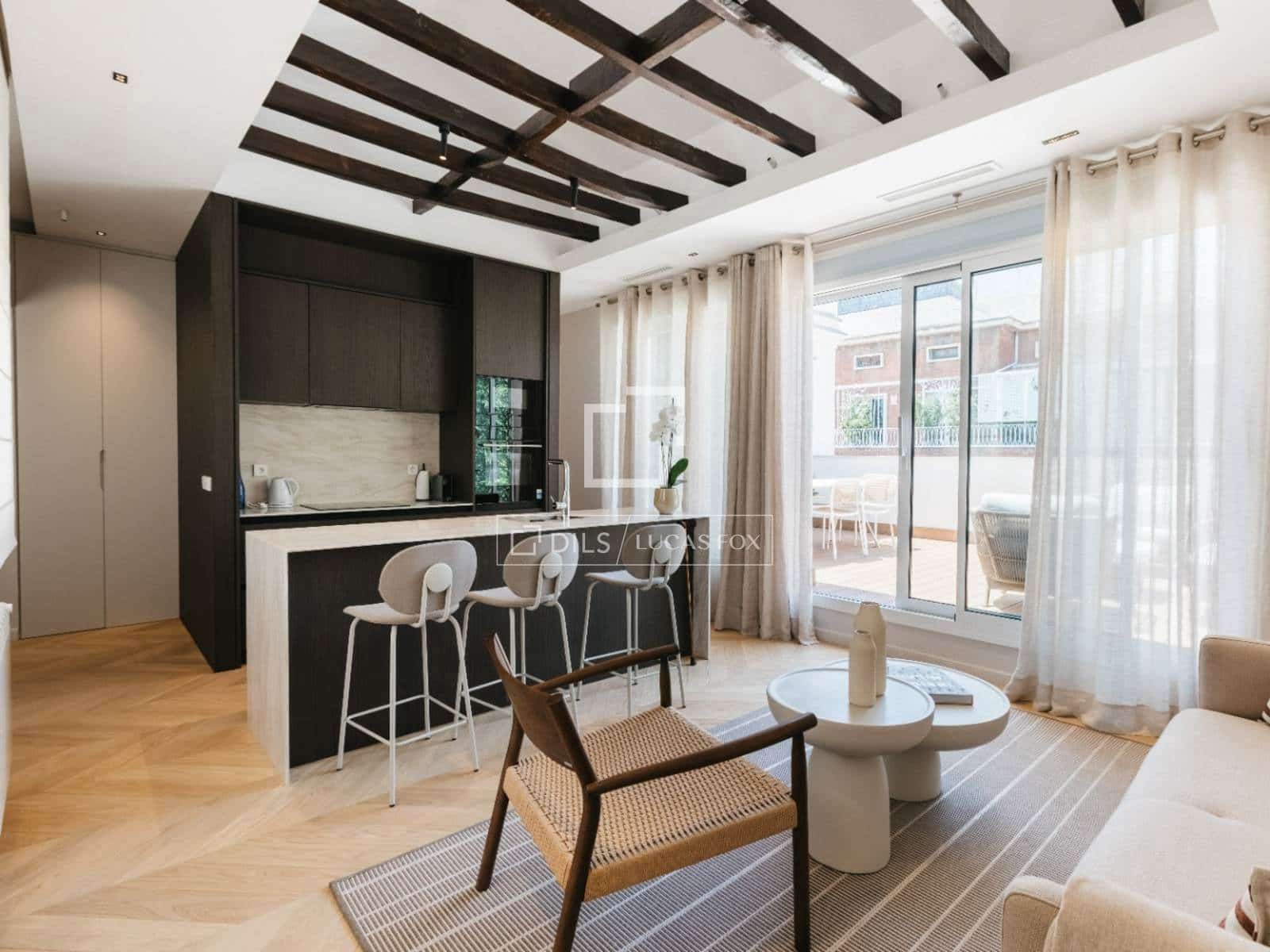 2 slaapkamer Appartement te huur in Madrid stad - € 6.200 (Ref: 9889355)