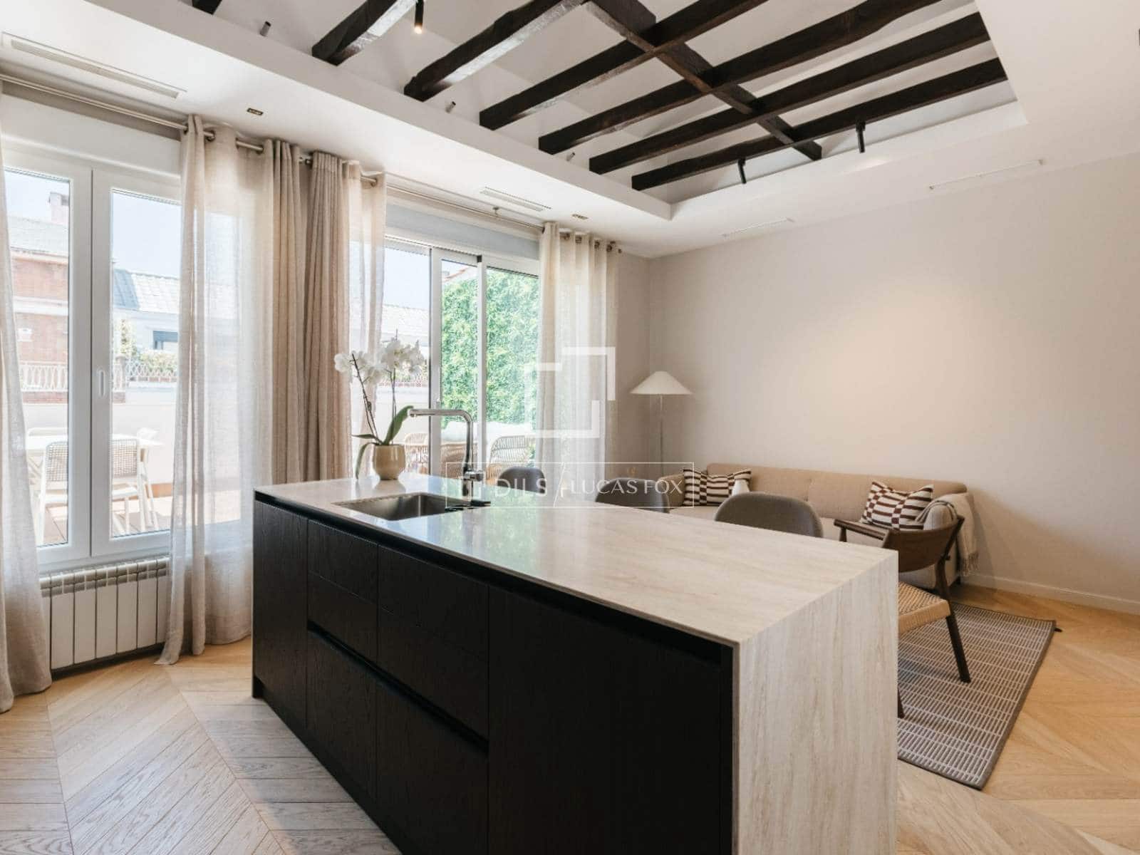 2 slaapkamer Appartement te huur in Madrid stad - € 6.200 (Ref: 9889355)