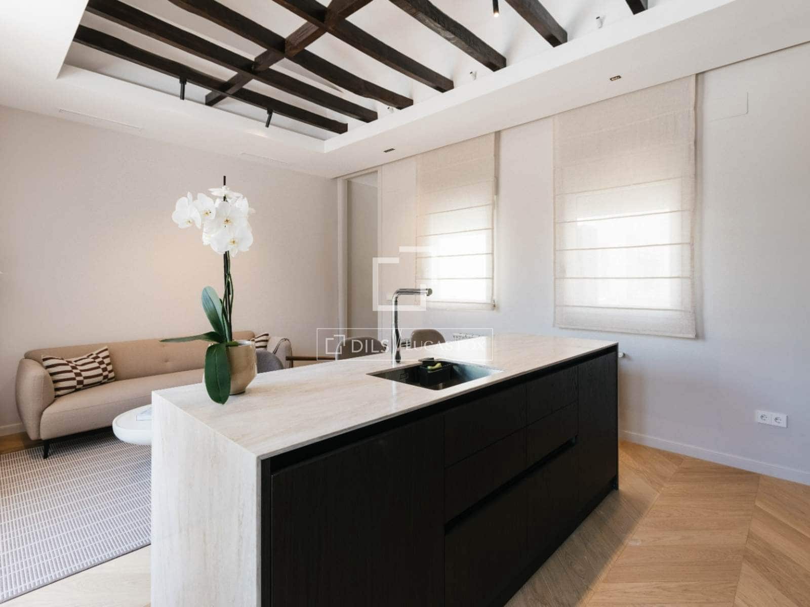 2 slaapkamer Appartement te huur in Madrid stad - € 6.200 (Ref: 9889355)