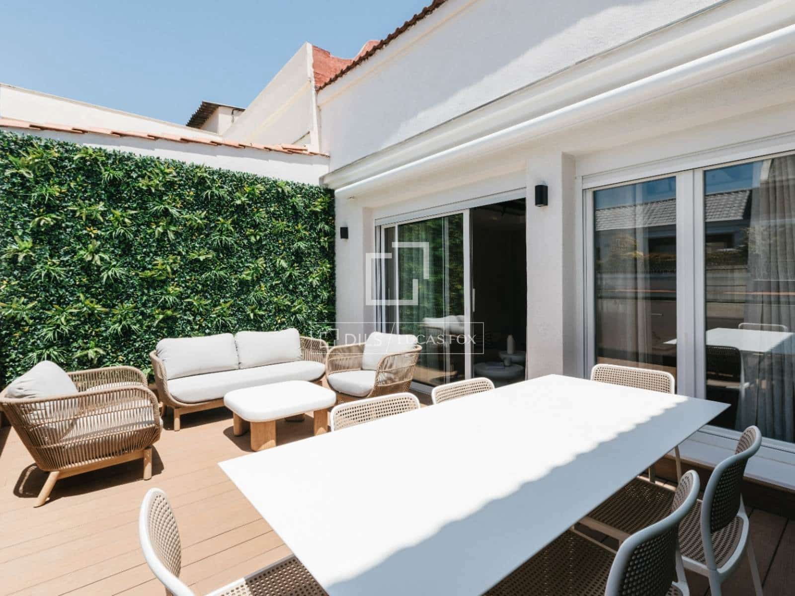 2 slaapkamer Appartement te huur in Madrid stad - € 6.200 (Ref: 9889355)