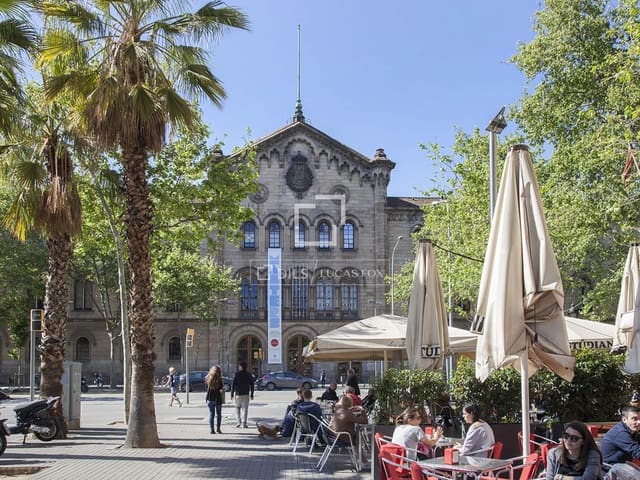 2 soveværelse Lejlighed til salg i Barcelona by - € 490.000 (Ref: 9889423)