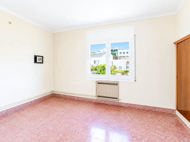 4 sovrum Villa till salu i Sitges med garage - 790 000 € (Ref: 9889528)