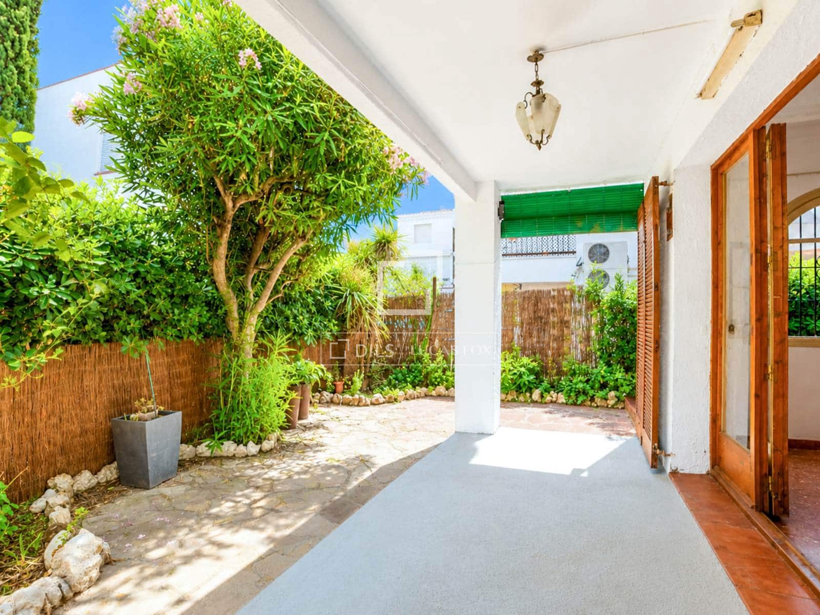4 sovrum Villa till salu i Sitges med garage - 790 000 € (Ref: 9889528)