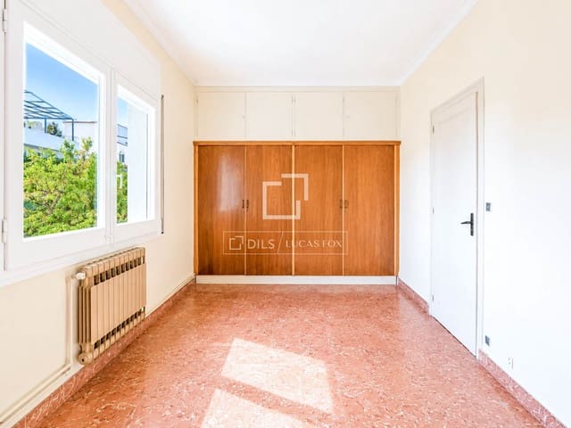 4 sovrum Villa till salu i Sitges med garage - 790 000 € (Ref: 9889528)