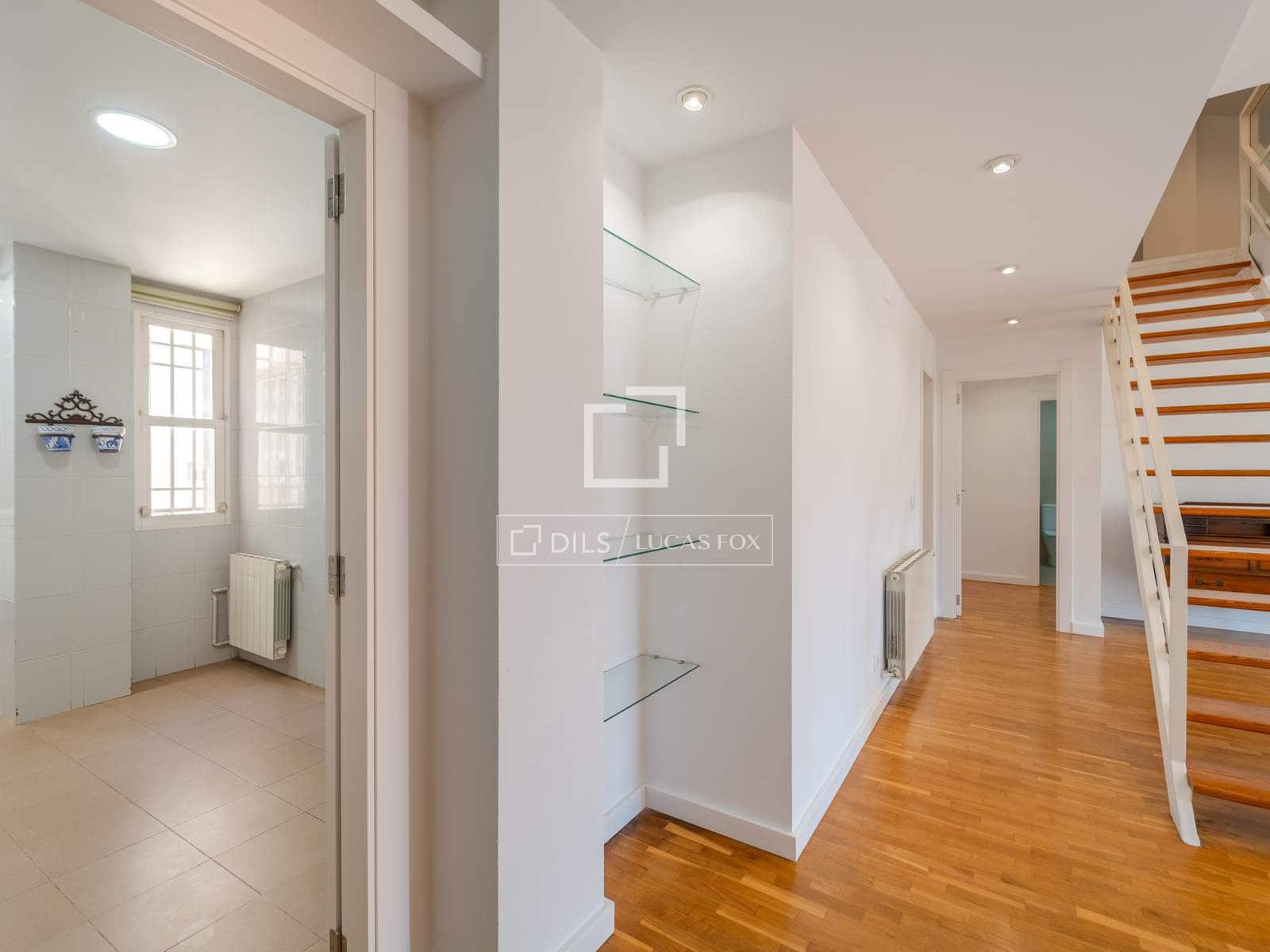 4 slaapkamer Penthouse te huur in Valencia stad - € 2.300 (Ref: 9889529)