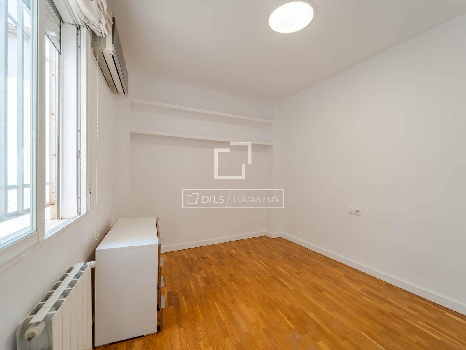 4 slaapkamer Penthouse te huur in Valencia stad - € 2.300 (Ref: 9889529)