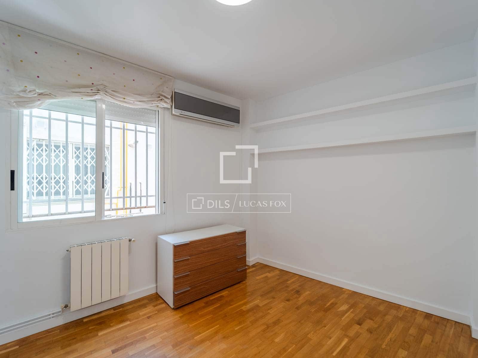 4 slaapkamer Penthouse te huur in Valencia stad - € 2.300 (Ref: 9889529)
