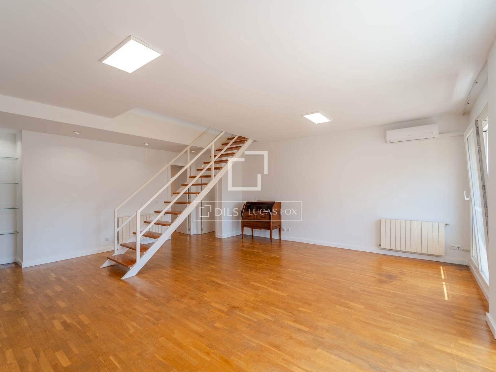 4 slaapkamer Penthouse te huur in Valencia stad - € 2.300 (Ref: 9889529)