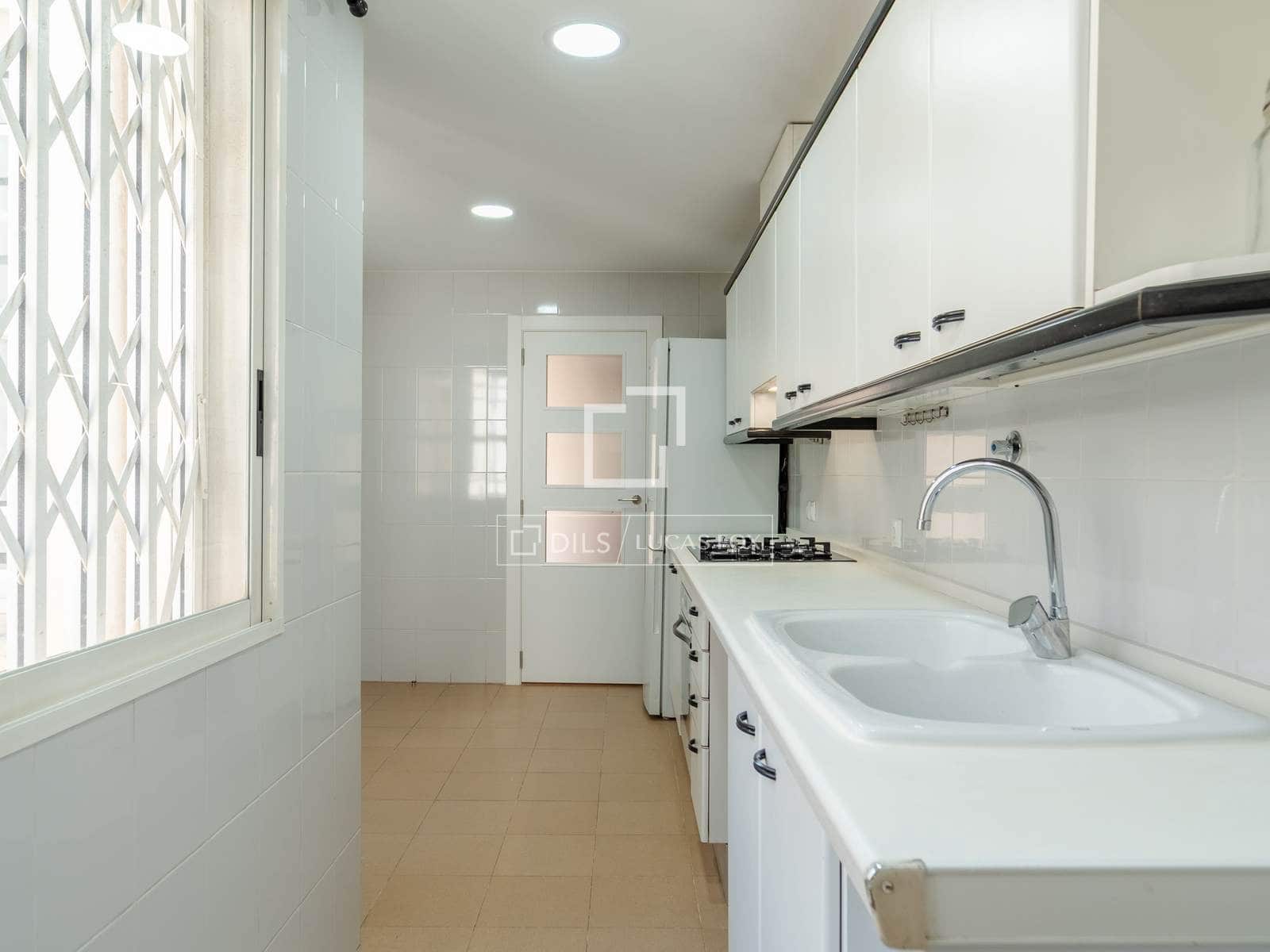 4 slaapkamer Penthouse te huur in Valencia stad - € 2.300 (Ref: 9889529)